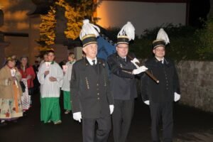 Lichterprozession am Wallfahrtsort „Maria im Grünen Tal“ zu Retzbach Bild: Karin Bohn