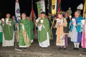 Lichterprozession am Wallfahrtsort „Maria im Grünen Tal“ zu Retzbach Bild: Karin Bohn