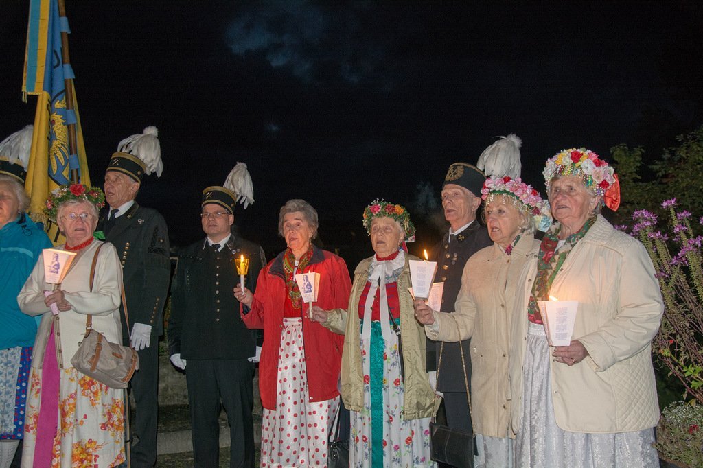 Lichterprozession am Wallfahrtsort „Maria im Grünen Tal“ zu Retzbach Bild: Karin Bohn