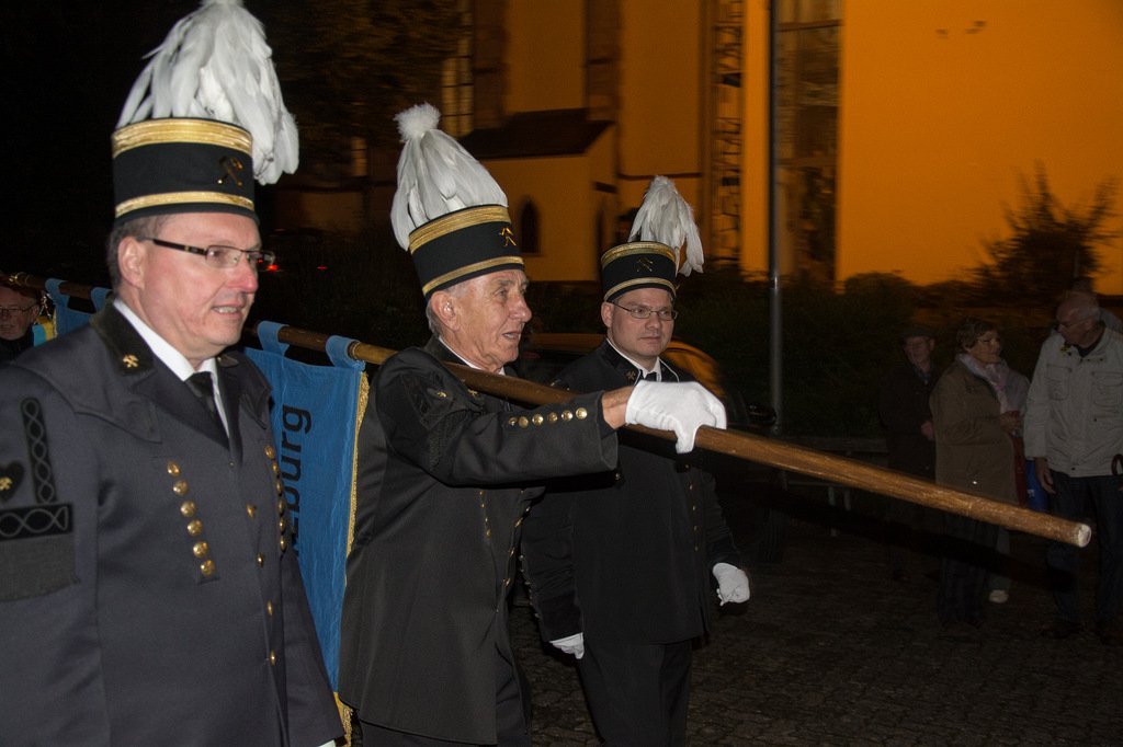 Lichterprozession am Wallfahrtsort „Maria im Grünen Tal“ zu Retzbach Bild: Karin Bohn