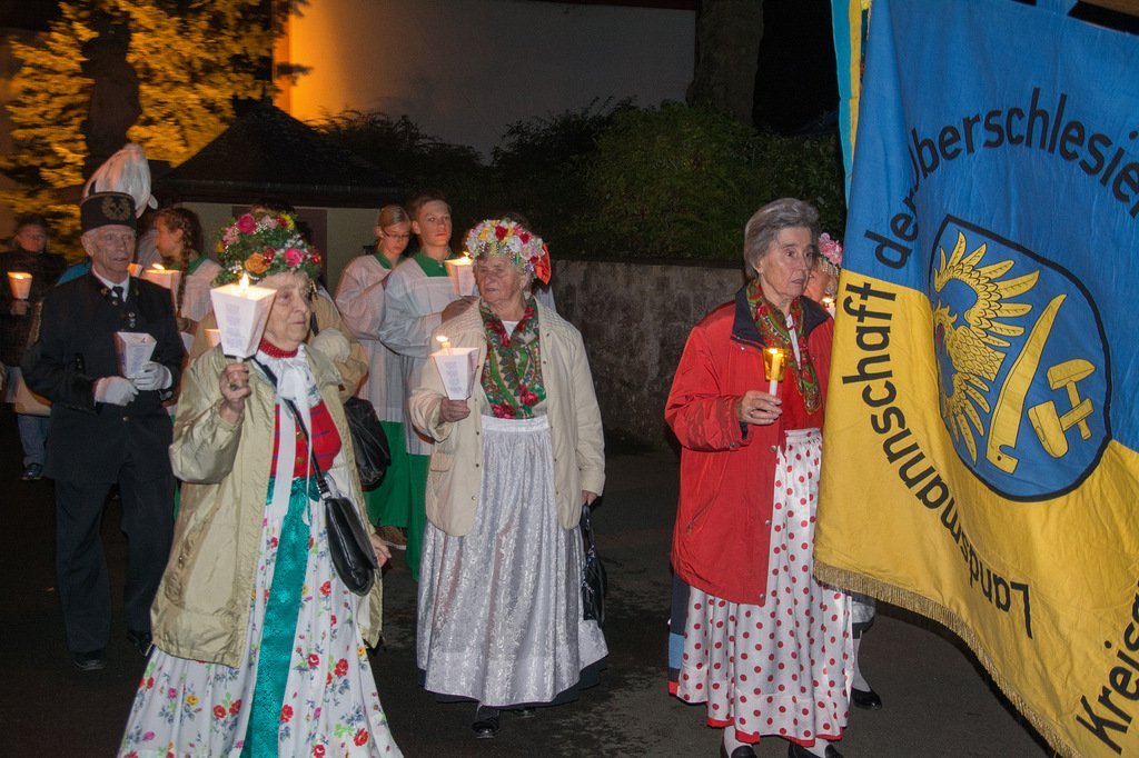 Lichterprozession am Wallfahrtsort „Maria im Grünen Tal“ zu Retzbach Bild: Karin Bohn