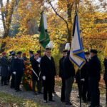 Zentrale Gedenkfeier am Kriegerdenkmal im Husarenwäldchen