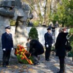 Zentrale Gedenkfeier am Kriegerdenkmal im Husarenwäldchen
