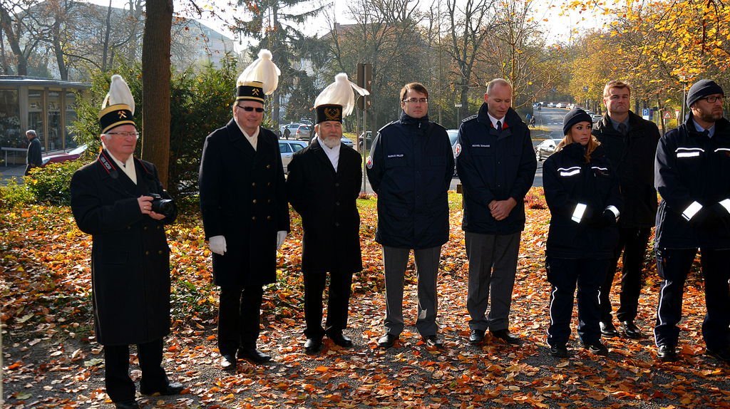 Kranzniederlegung Ehrenmal für die Opfer des 16. März