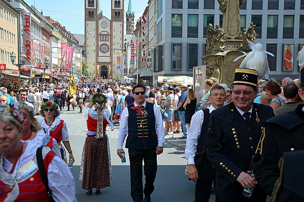 Kiliani Trachtenfestzug 2017 Foto: Karin Bohn