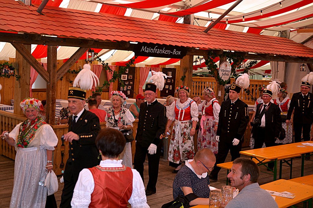 Kiliani Trachtenfestzug 2017 Foto: Karin Bohn