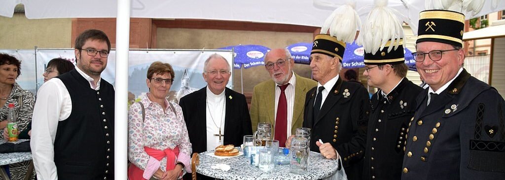 Begegnung auf dem Kiliansplatz Bild: Karin Bohn